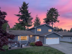 450 McLean St SOUTHCampbell River, BC V9W 5W1