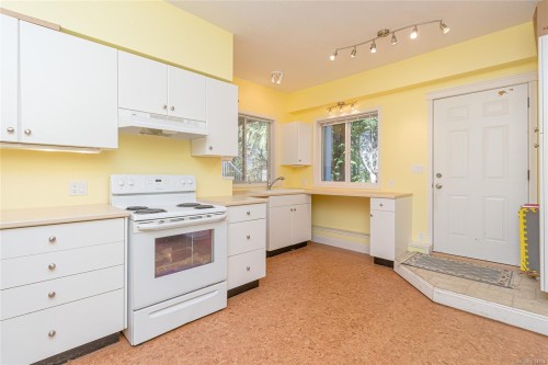 1745 Pavenham Rd, Cowichan Bay, BC 