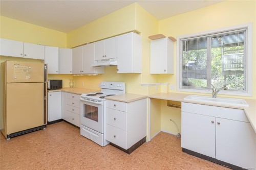 1745 Pavenham Rd, Cowichan Bay, BC 
