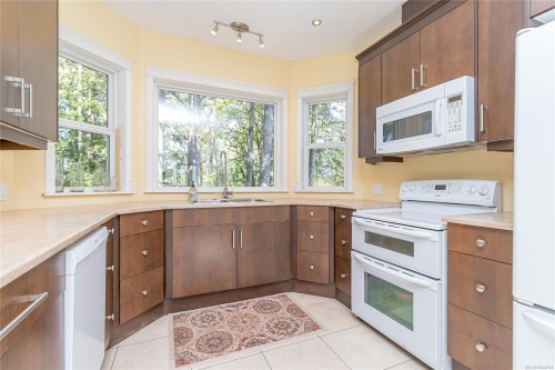 1745 Pavenham Rd, Cowichan Bay, BC 