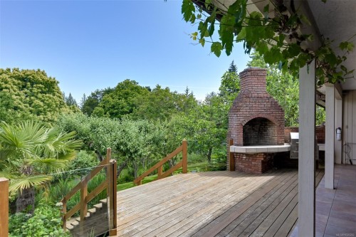 5489 Forest Hill Rd, Saanich, BC 