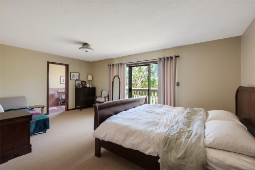 5489 Forest Hill Rd, Saanich, BC 