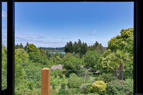 5489 Forest Hill Rd, Saanich, BC 
