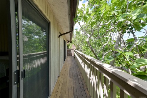 5489 Forest Hill Rd, Saanich, BC 
