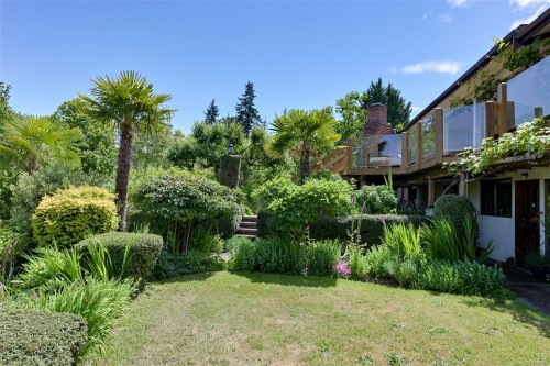 5489 Forest Hill Rd, Saanich, BC 