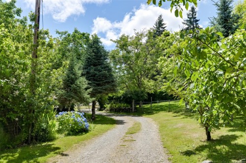 5489 Forest Hill Rd, Saanich, BC 
