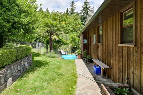 5489 Forest Hill Rd, Saanich, BC 