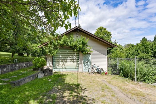 5489 Forest Hill Rd, Saanich, BC 