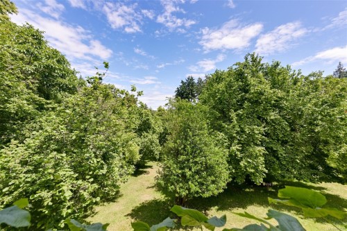 5489 Forest Hill Rd, Saanich, BC 