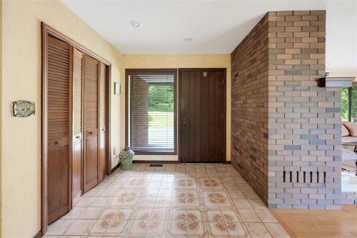 5489 Forest Hill Rd, Saanich, BC 