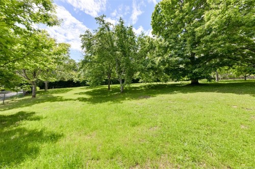 5489 Forest Hill Rd, Saanich, BC 