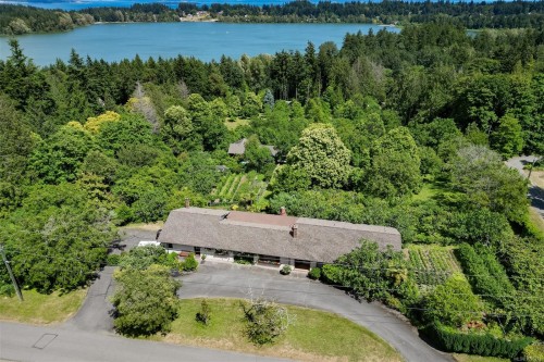 5489 Forest Hill Rd, Saanich, BC 