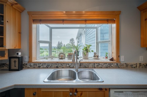 437 Davis Rd, Ladysmith, BC 