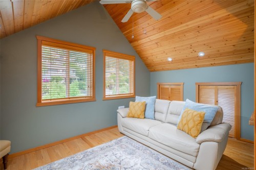 437 Davis Rd, Ladysmith, BC 