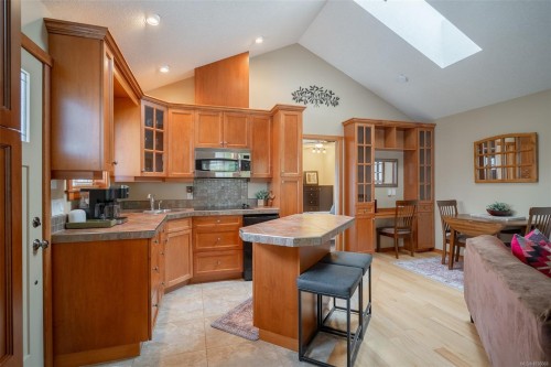 437 Davis Rd, Ladysmith, BC 