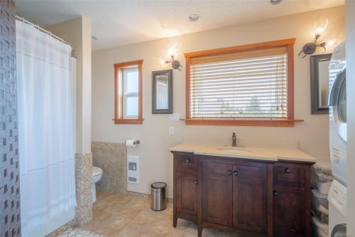 437 Davis Rd, Ladysmith, BC 