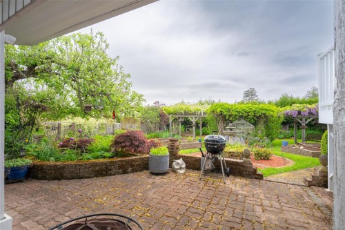 437 Davis Rd, Ladysmith, BC 