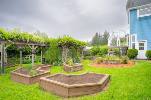 437 Davis Rd, Ladysmith, BC 