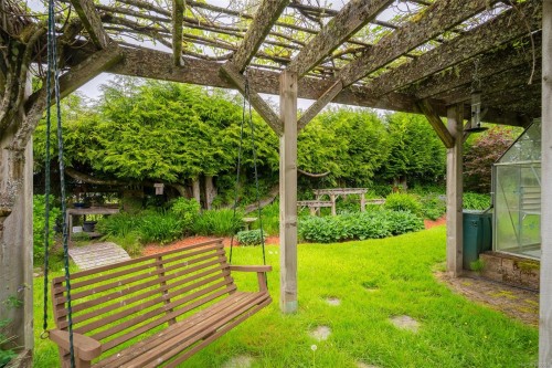 437 Davis Rd, Ladysmith, BC 