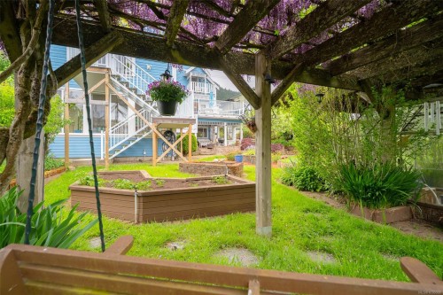 437 Davis Rd, Ladysmith, BC 