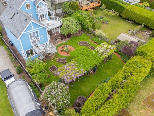 437 Davis Rd, Ladysmith, BC 