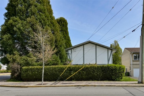 2535 Bevan Ave, Sidney, BC 