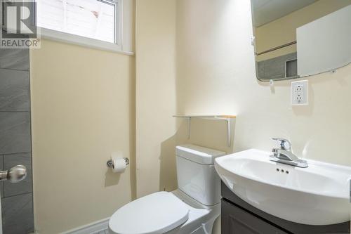 928 Queen St E, Sault Ste. Marie, ON - Indoor Photo Showing Bathroom