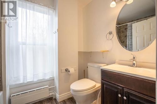 928 Queen St E, Sault Ste. Marie, ON - Indoor Photo Showing Bathroom