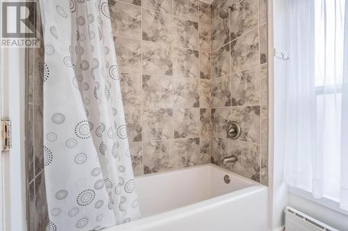 928 Queen St E, Sault Ste. Marie, ON - Indoor Photo Showing Bathroom