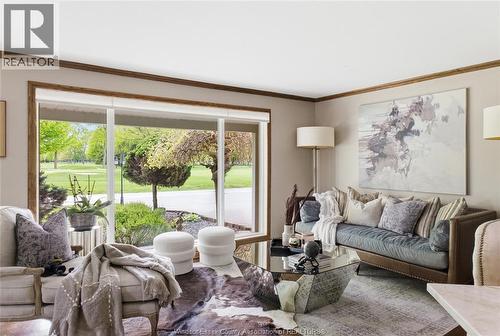 362 Pentilly, Tecumseh, ON - Indoor Photo Showing Living Room