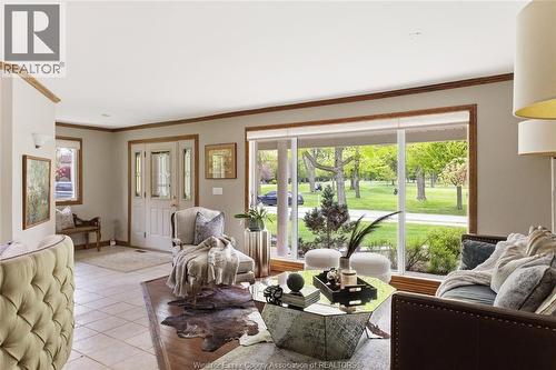 362 Pentilly, Tecumseh, ON - Indoor Photo Showing Living Room
