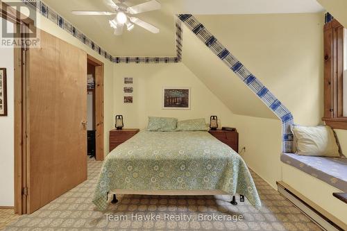 698 Tiny Beaches Road S, Tiny, ON - Indoor Photo Showing Bedroom