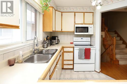 434 Tedwyn Drive, Mississauga, ON - Indoor Photo Showing Kitchen With Double Sink