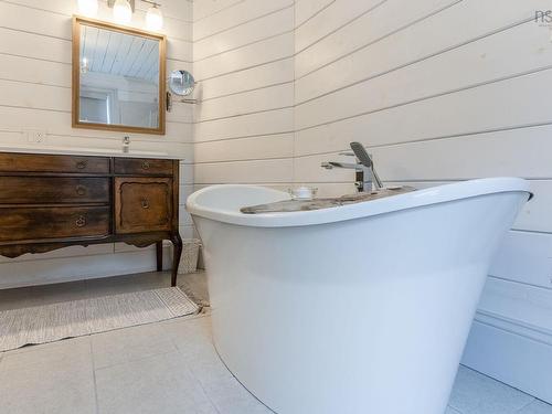 472 Highway 1, Smiths Cove, NS 