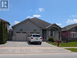 9228 HENDERSHOT BOULEVARD  Niagara Falls (Forestview), ON L2H 0E3