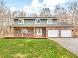 8 Pinewood Drive  Lakelands, NS B0N 1Z0