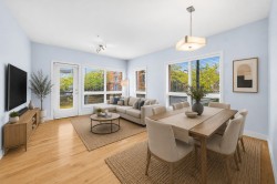 104-256 Rue Charlevoix  Montréal (Le Sud-Ouest), QC H3J 0A2