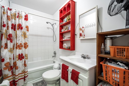 Salle de bains - #A-95 Rue Dufferin, Hampstead, QC - Indoor Photo Showing Bathroom