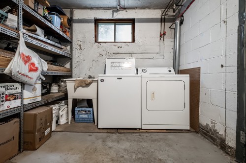 Salle de lavage - #A-95 Rue Dufferin, Hampstead, QC - Indoor Photo Showing Laundry Room