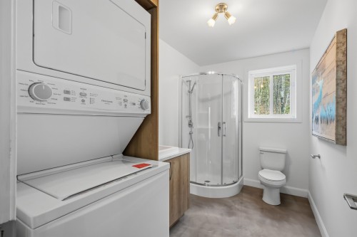 Salle de bains - 858 Ch. De La Sauvagine, Mont-Blanc, QC - Indoor Photo Showing Laundry Room