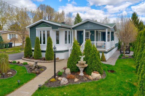 32 Rue des Rossignols  Venise-En-Québec, QC J0J 2K0