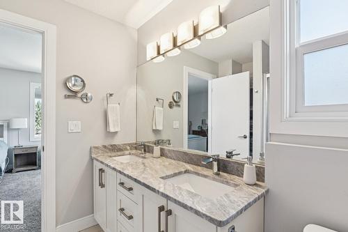 9919 79 St Nw, Edmonton, AB - Indoor Photo Showing Bathroom