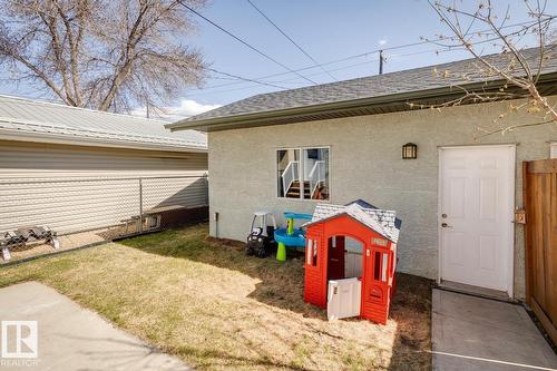 9919 79 St Nw, Edmonton, AB - Outdoor