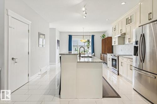 9919 79 St Nw, Edmonton, AB - Indoor Photo Showing Kitchen With Upgraded Kitchen