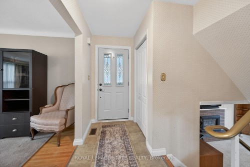 582 Woodview Road, Burlington, ON - Indoor Photo Showing Other Room