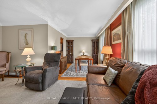 582 Woodview Road, Burlington, ON - Indoor Photo Showing Living Room