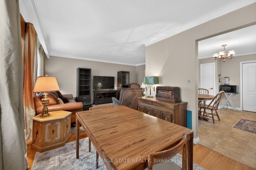 582 Woodview Road, Burlington, ON - Indoor Photo Showing Dining Room