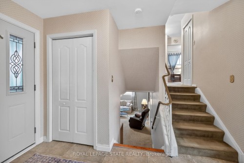 582 Woodview Road, Burlington, ON - Indoor Photo Showing Other Room