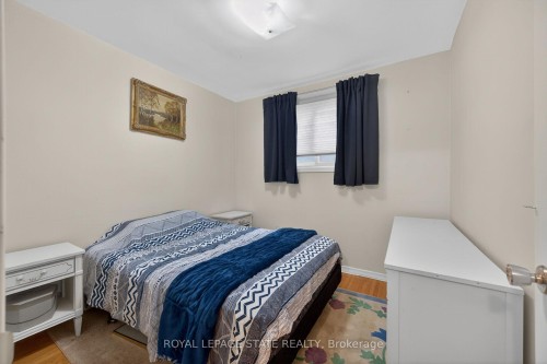 582 Woodview Road, Burlington, ON - Indoor Photo Showing Bedroom