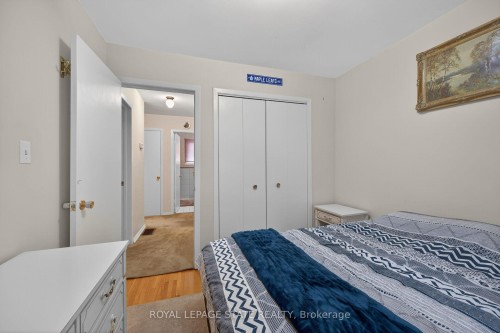 582 Woodview Road, Burlington, ON - Indoor Photo Showing Bedroom